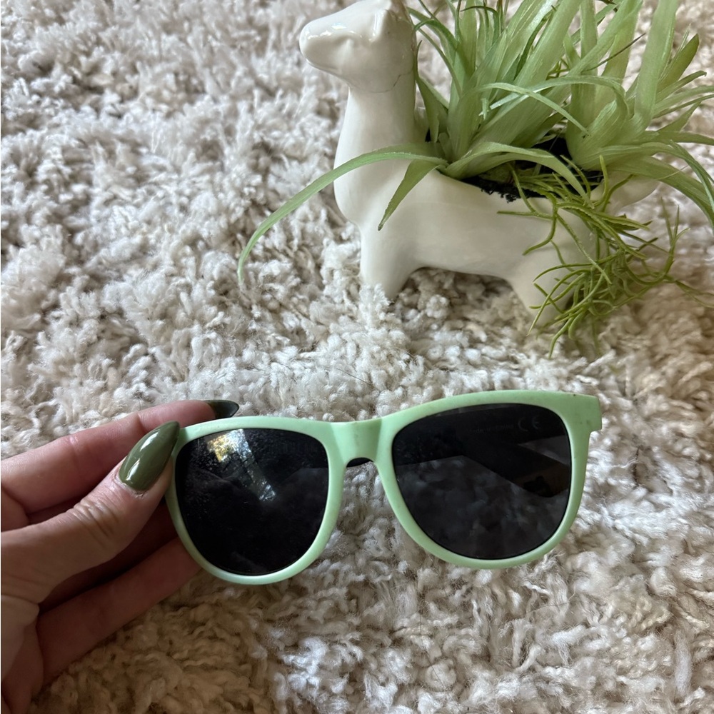 PINK Victoria's Secret Pastel Green Sunglasses - Picture 4 of 4